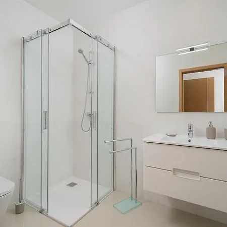 Design 1 With Pool By Homing Apartment