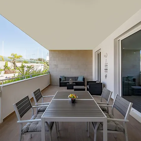 Apartment Design 1 With Pool By Homing Lagos