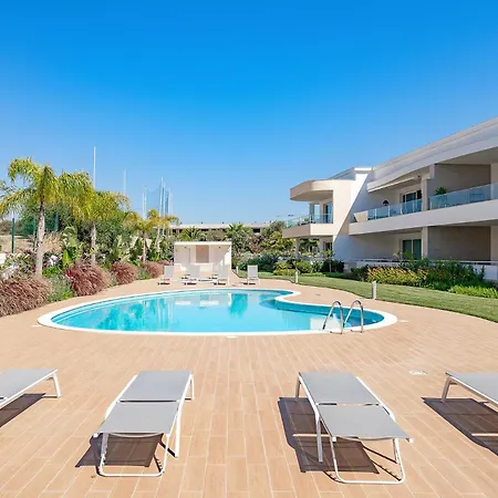 Design 1 With Pool By Homing Apartment *