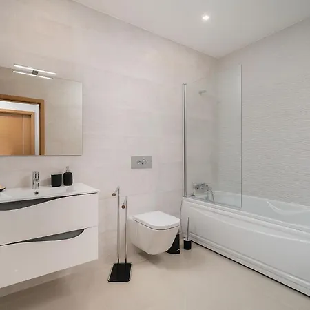 Lägenhet Design 1 With Pool By Homing Lagos